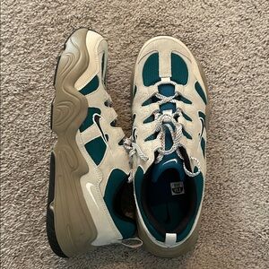 Nike 90’s style tech herra size 11.5 Teal and stone